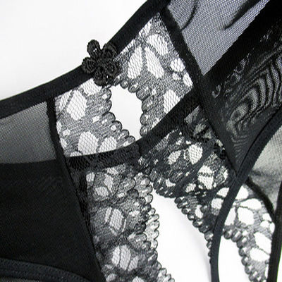 透明内内算什么，这样的蕾丝“丁字裤”才性感，一般都不好意思穿