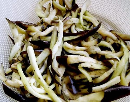 『茄子』茄子和它天生一对,称“血管清洁工”,软化血管,嘴巴不臭,血管畅通