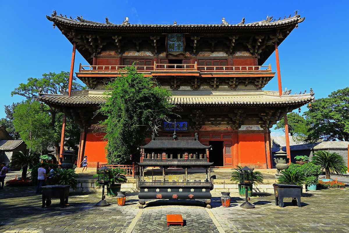 天津一座千年古刹,供奉着我国现存的最大的泥塑佛像