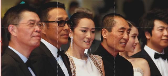 『偶遇』张艺谋女儿偶遇巩俐，从他这样叫巩俐，看出他的真实教养