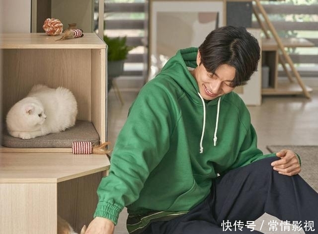 「孔刘男」41岁孔刘男神界的清流!时尚大片舒适惬意,秒杀小鲜肉魅力的大叔