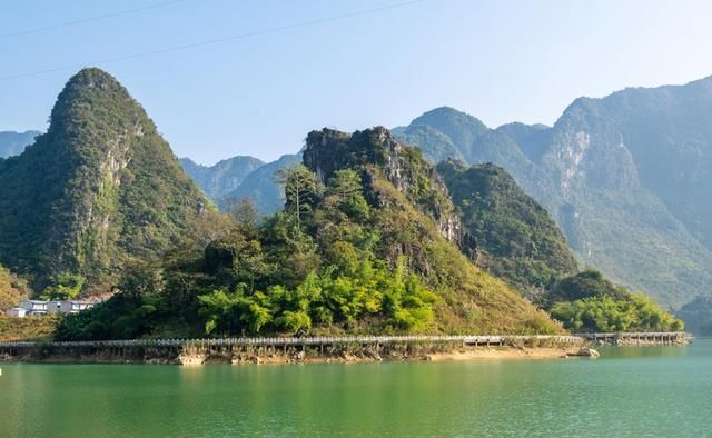 广西大山深处藏了个东湖，风景比杭州西湖还美，简直是世外桃源