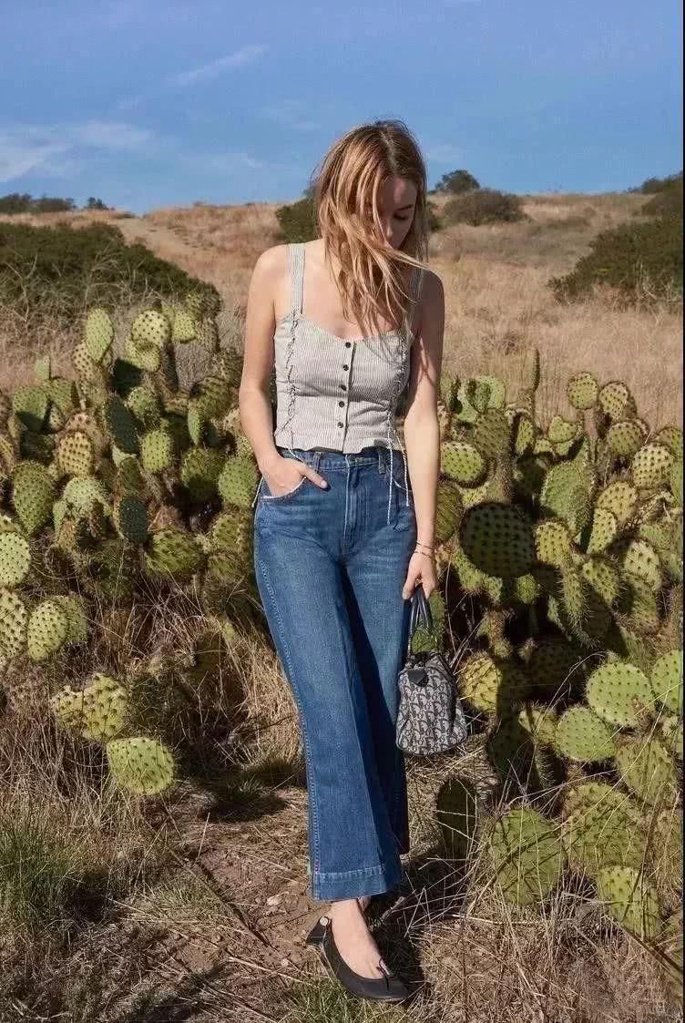 「值得」今夏最值得入手的时尚单品小方领,显瘦还显脸小!