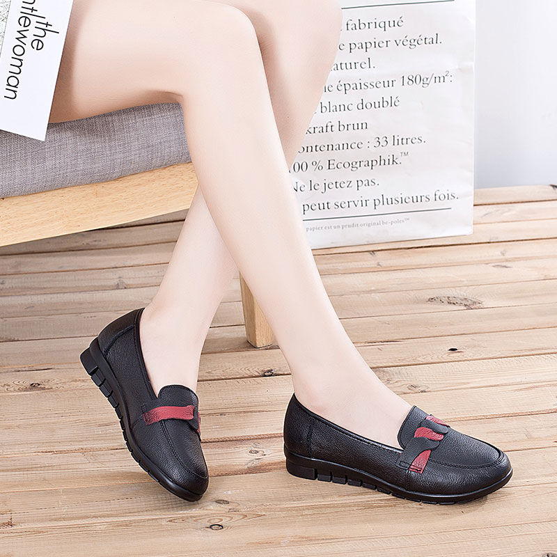 6070后女人别再穿高跟鞋，俗气累脚，新款蛋卷鞋养脚又潮流