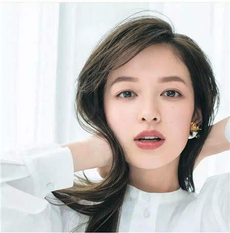  色彩季型：淡玫瑰妆、桃花妆：年轻十岁的春日妆容你适合哪种？