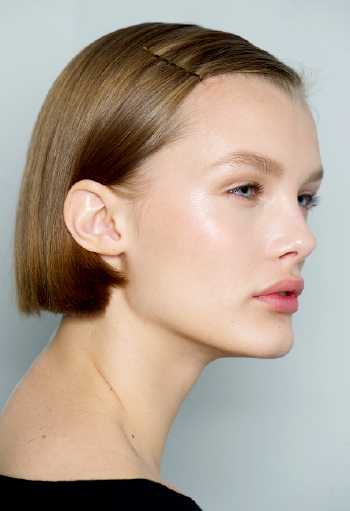 抬起高贵的头 护颈护肤抵御皱纹