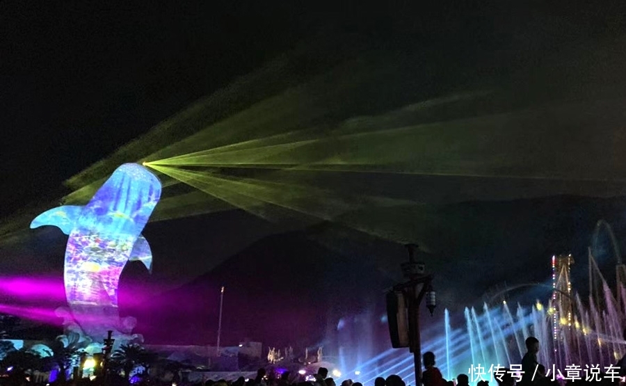 国内有处“海洋王国”门票300多，晚上看烟花，游客：值回票价！