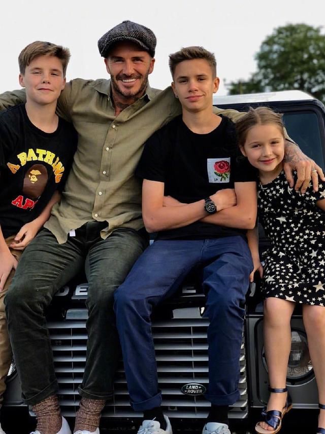 贝克汉姆一家出写真，贝嫂霸气，小七可爱，私服更出众！