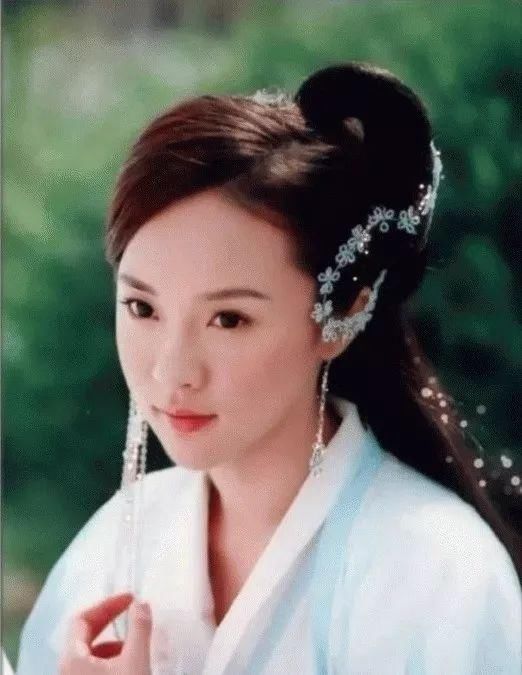 12位戴长耳环超美的古装女子，舒畅刘亦菲上榜，杨颖美出新高度