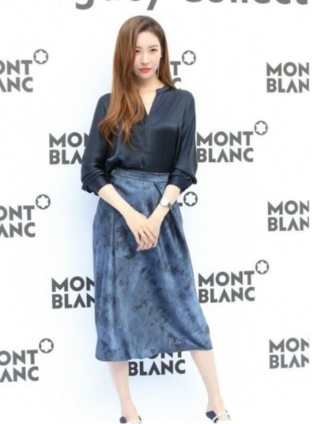 李宣美简单衬衫凹出清新性感风，网友：不愧是韩国第一美腿！