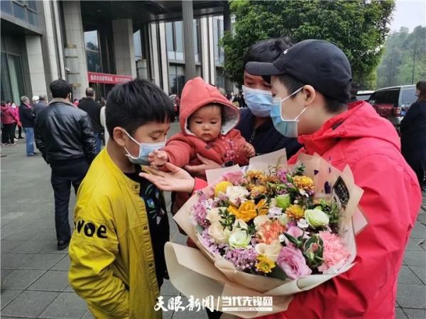  『回家』解除隔离！第三支返黔贵州医疗队踏上回家路