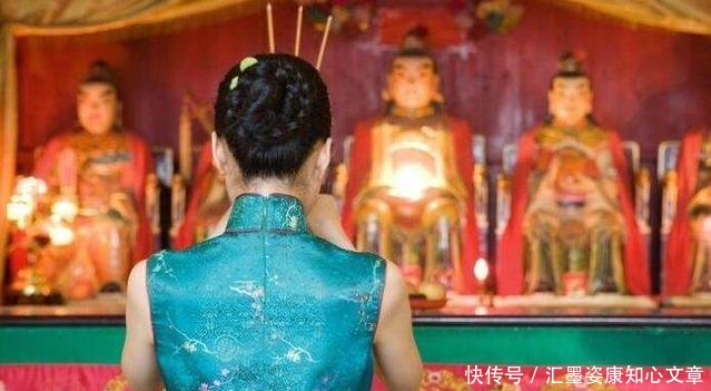 这样烧香等于引火上身！寺庙拜佛五大禁忌，原来大部分人都拜错了