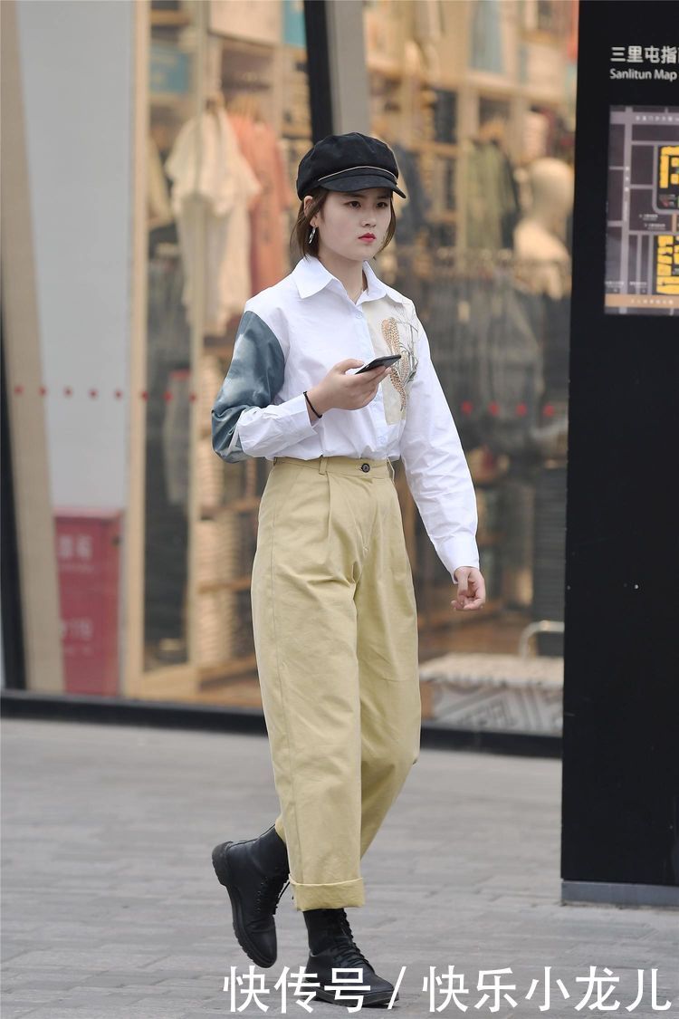 #女生#街拍：白色太阳镜卡在头发上，凸显了短发女生干练的气质
