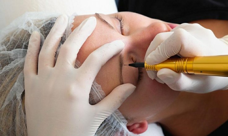 女人，到底是“画眉”好还是“纹眉”好?看看下图，瞬间一目了然