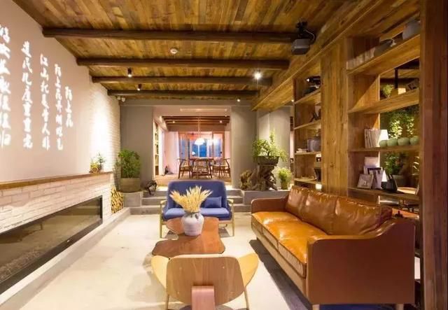 工作20年就退休，带4个闺蜜归隐山林，过上神仙般的生活