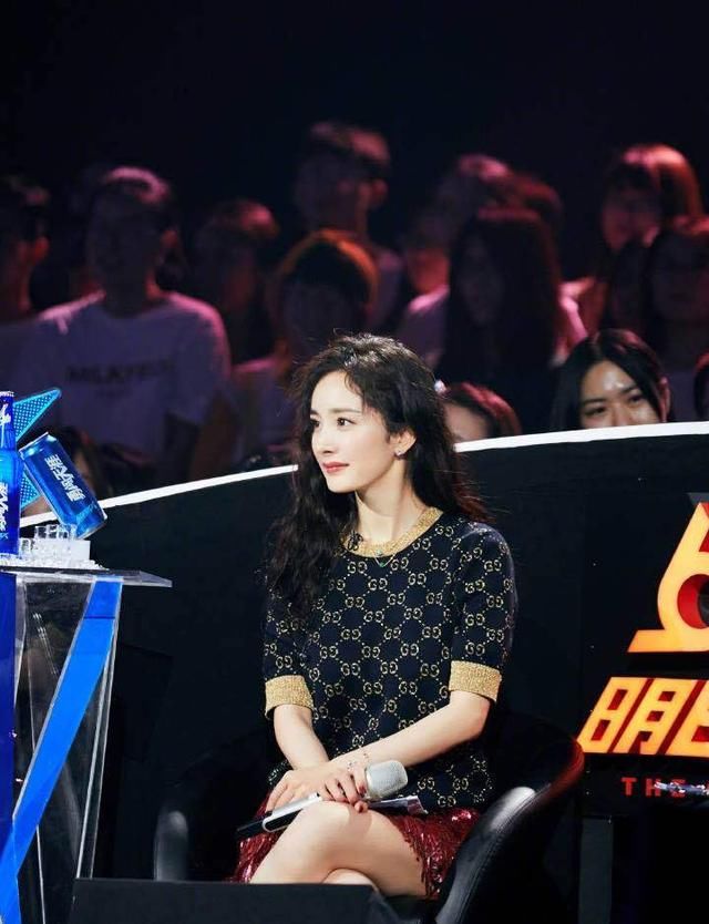 看了杨幂的腿,再看看王鸥的腿,网友:刘恺威真是好福气啊!