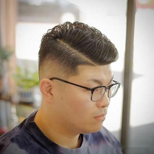  『短发』帅气的男生流行短发，不同造型一样帅气，为你的形象加分