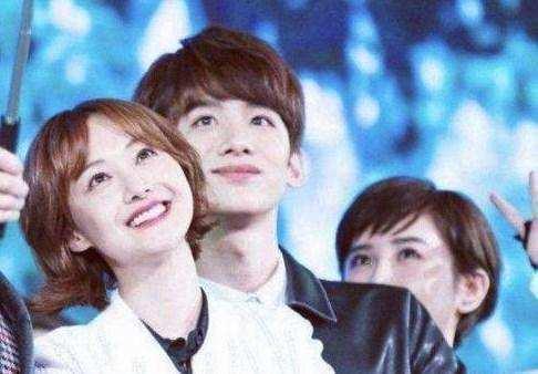 郑爽新恋情曝光! 知道男方身份的一刻, 网友不敢相信: 怎么会是他