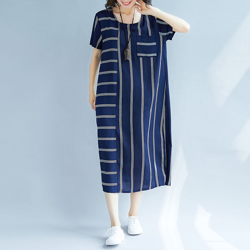 还穿什么T恤啊，太土了!18年新款连衣裙都在这，聚会穿贼有面