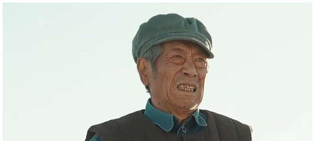  「演出机会」老戏骨王奎荣：40岁上中戏，46岁出道，为何二婚娶小37岁娇妻？