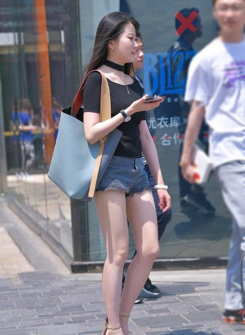  美丽|长腿妹子的美丽，你觉得可以接受吗？