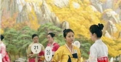 中国人去朝鲜旅游, 酒店吃饭付钱后服务员一个动作, 让人看楞了