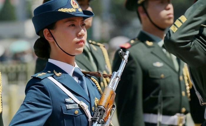 中国最美女兵，首次亮相时惊艳了全世界！
