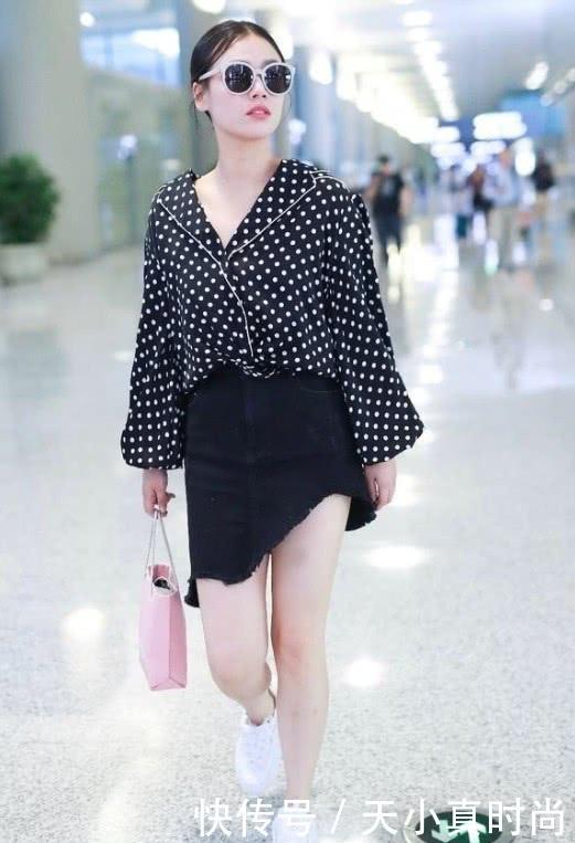 马思纯大意了，把裙子扯掉一半想秀腿，却意外暴露了“大象腿”！