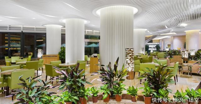 这酒店位于三亚交通核心区,可以欣赏醉美夕阳,初次到三亚必荐