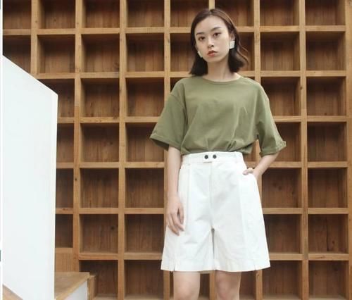 腿粗的女人穿什么裤子好看? 今年流行的老爸裤, 显腿细还显腰细!