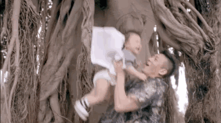 18 岁进模特界，二婚仍征服浪子陈冠希，凭啥？