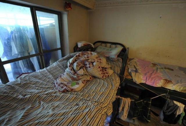 脱下:?脱下的衣服别扔床上,让卧室又乱又脏,教你4招,拥有干净卧室