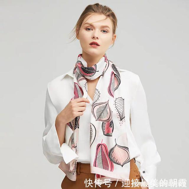 #女人#女人长期戴丝巾有什么好处很多人只觉得好看,别想歪这才是实情