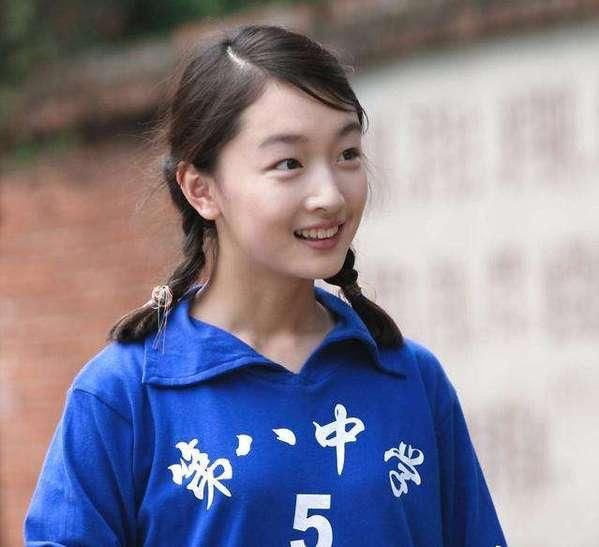 电影《少年的你》官宣男女主!为啥92年的周冬雨看起来比00后易烊