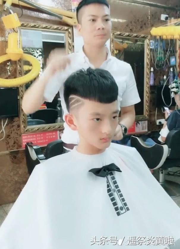 小哥哥脸太长遭校花吐槽，一刀剪下去，从驴脸变成了马脸