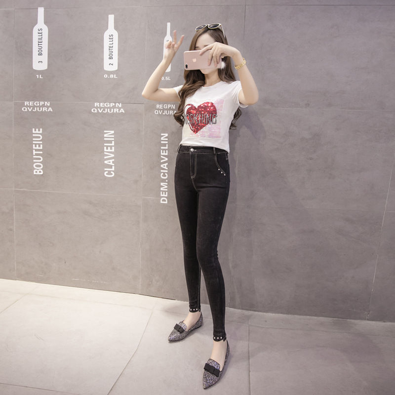 现在女人越来越会穿，棉麻衣+平底鞋，美出新高度，这才叫洋气