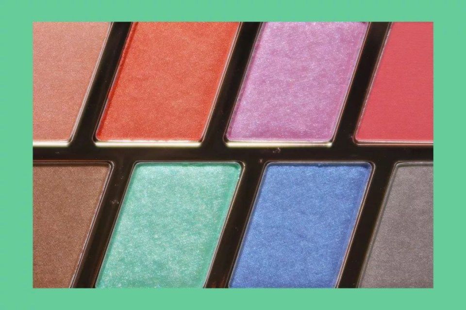 红橙黄绿青蓝紫?时髦精们这么画眼影居然还挺好看的…