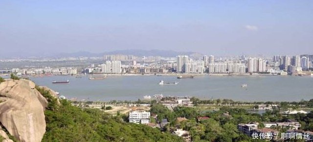  「李嘉诚」李嘉诚老家是潮汕地区 为什么很少回汕头投资