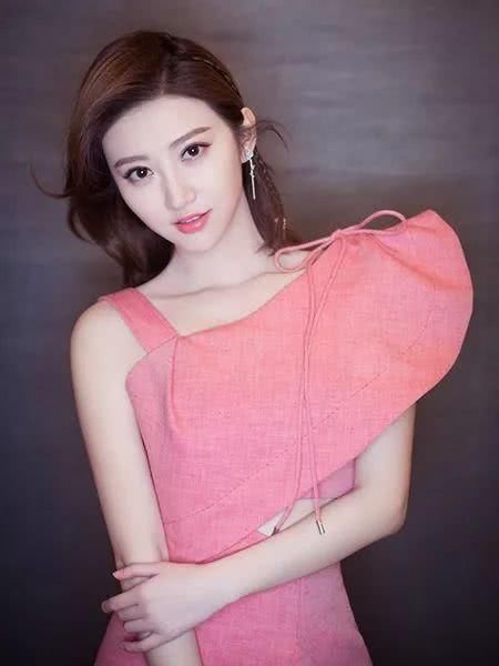 宋茜、刘诗诗、佟丽娅、杨紫、赵丽颖2018秋季新发型燃爆网络