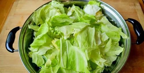「辣爽」想手撕包菜好吃,这一步一定不能少,辣爽清脆,轻松做出大厨味道