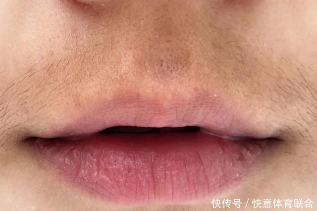 『女生』驾驭不住口红的3类女生,再贵的口红涂起来也像假货,太无奈!