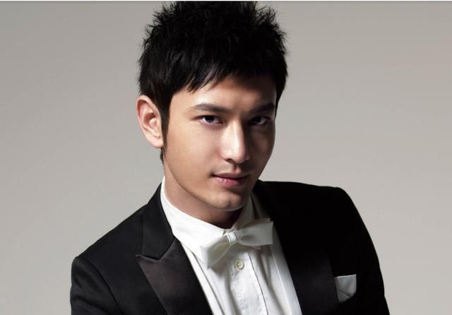 黄晓明哭诉有幕后黑手要对付他，发文称为了孩子老婆会好好活着?