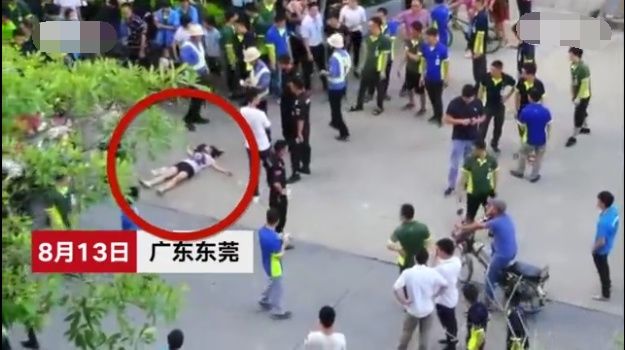 保安劝阻商贩摆摊被谣传打死人，现场视频曝光官方回应双方已调解