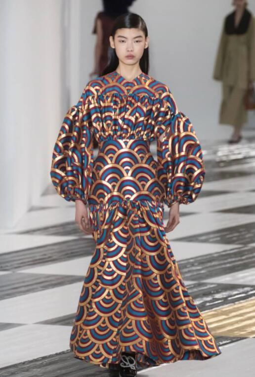  #女装#LOEWE罗意威2020秋冬女装，一场关于游乐的时尚秀