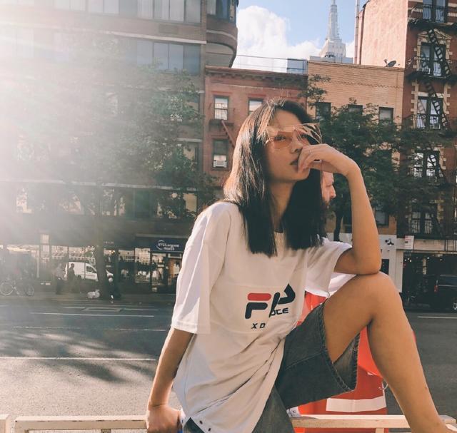 王艺穿香芋色吊带裙,性感仿佛落日女神,网友:被你美哭了!