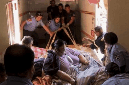 女子一年减去600斤, 减肥成功后成女神, 颜值惊艳众人, 众富豪疯