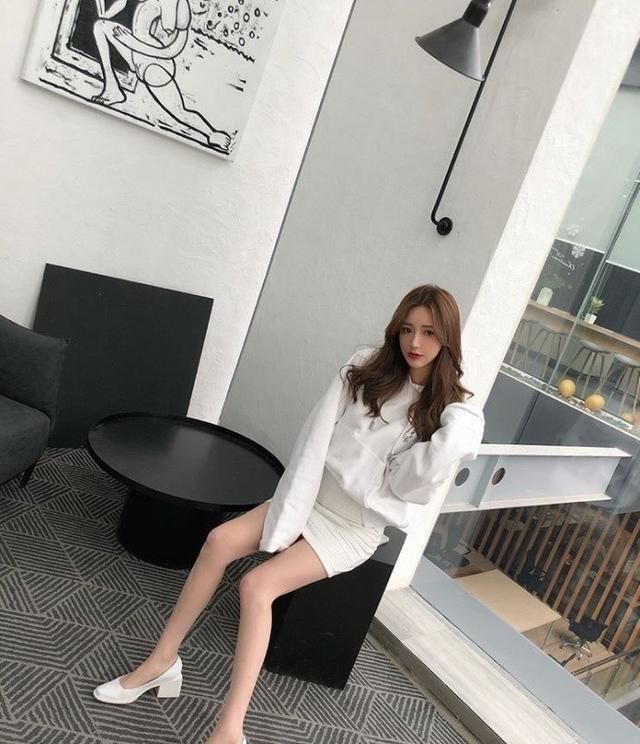 高挑身材气质美女，怎么穿都漂亮!