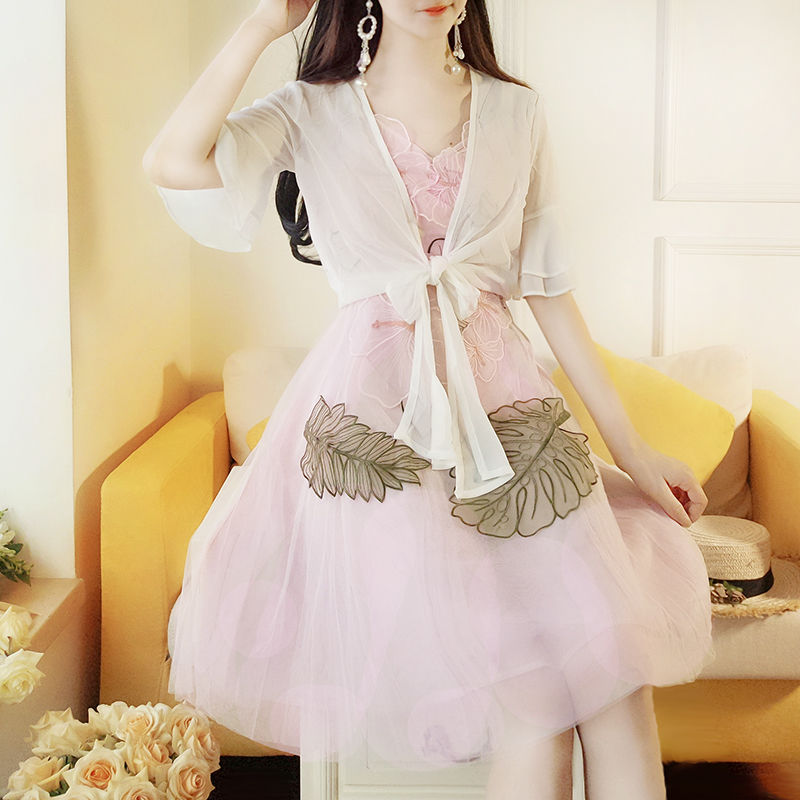 “汉服裙”火了，原来改良古装竟能这么美，特别显气质还巨吸晴