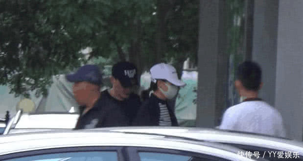 卓伟爆料赵丽颖怀孕确有其事，害怕粉丝流失不敢说