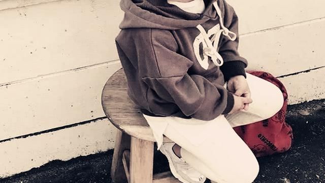 夏天孩子穿衣“三不要”，再热也别给孩子穿，影响健康还威胁安全